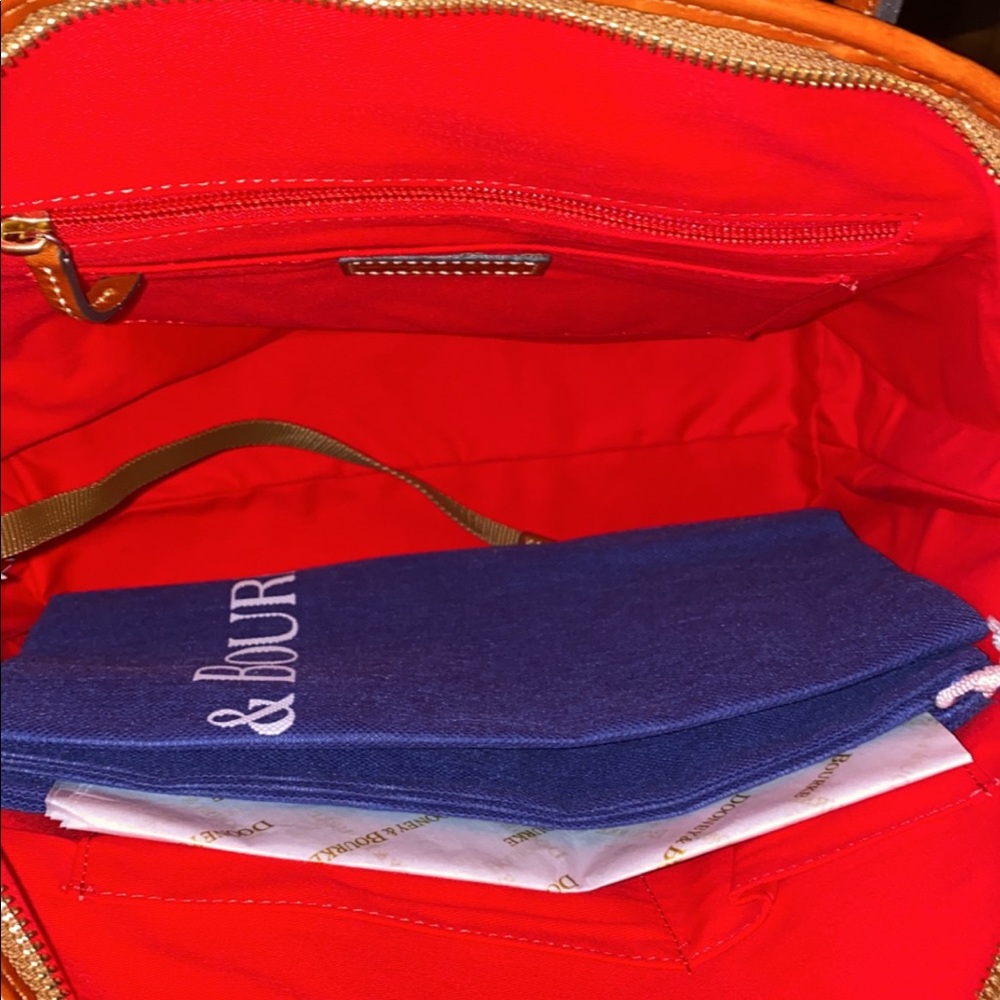 MWOT:DOONEY & BURKE NAVY BLUE PURSE - Picture 4 of 9